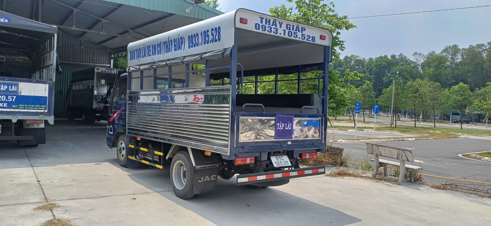 dạy lái xe tại bến cát